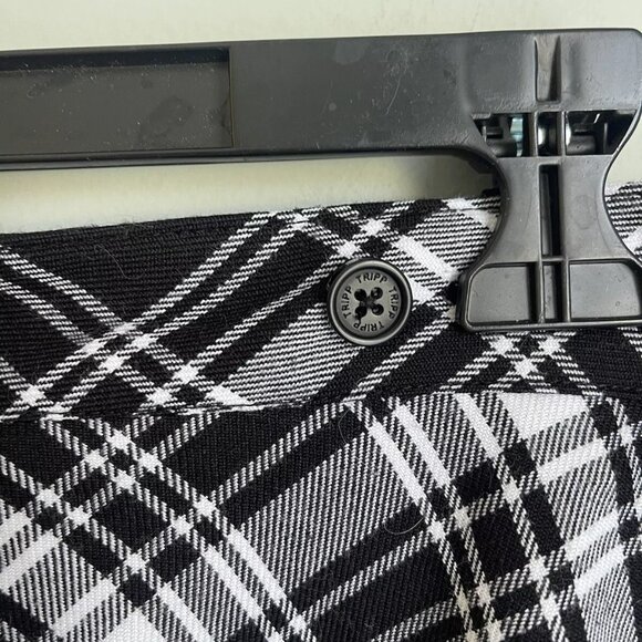 Tripp NYC Daang Goodman Black Plaid Pleated Mini Skirt - Picture 3 of 8